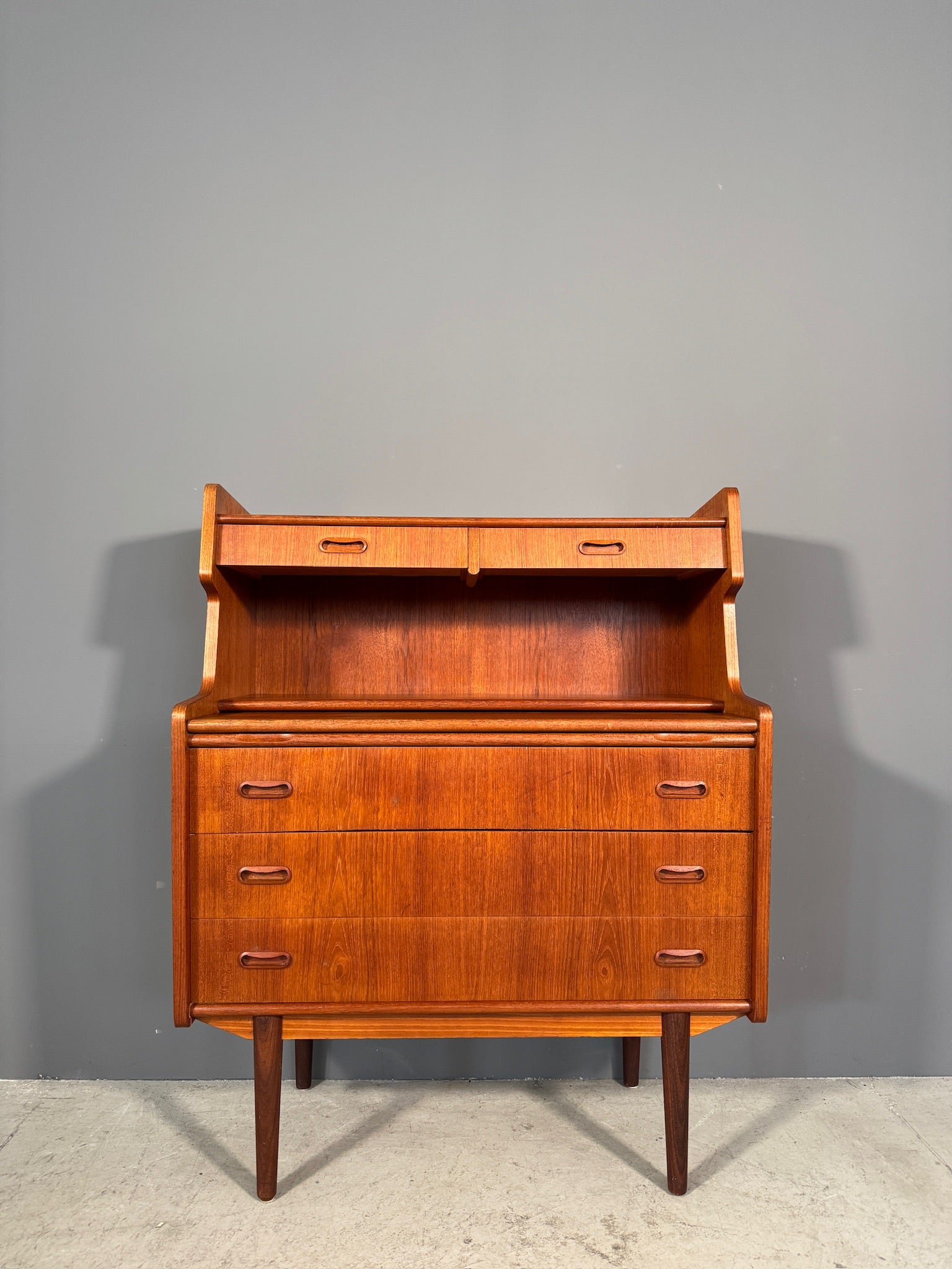 Cassettiera anni 60 in teak
