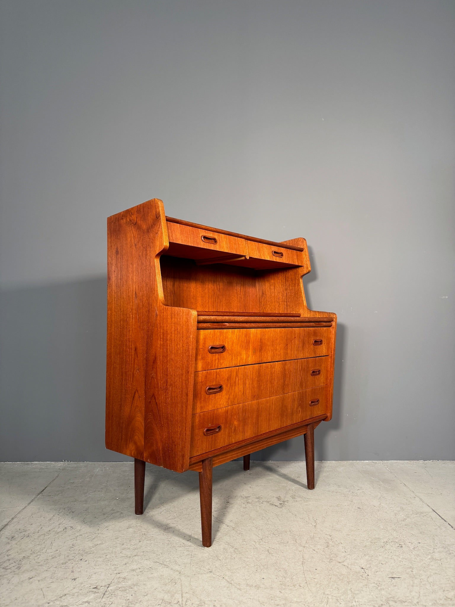 Cassettiera anni 60 in teak