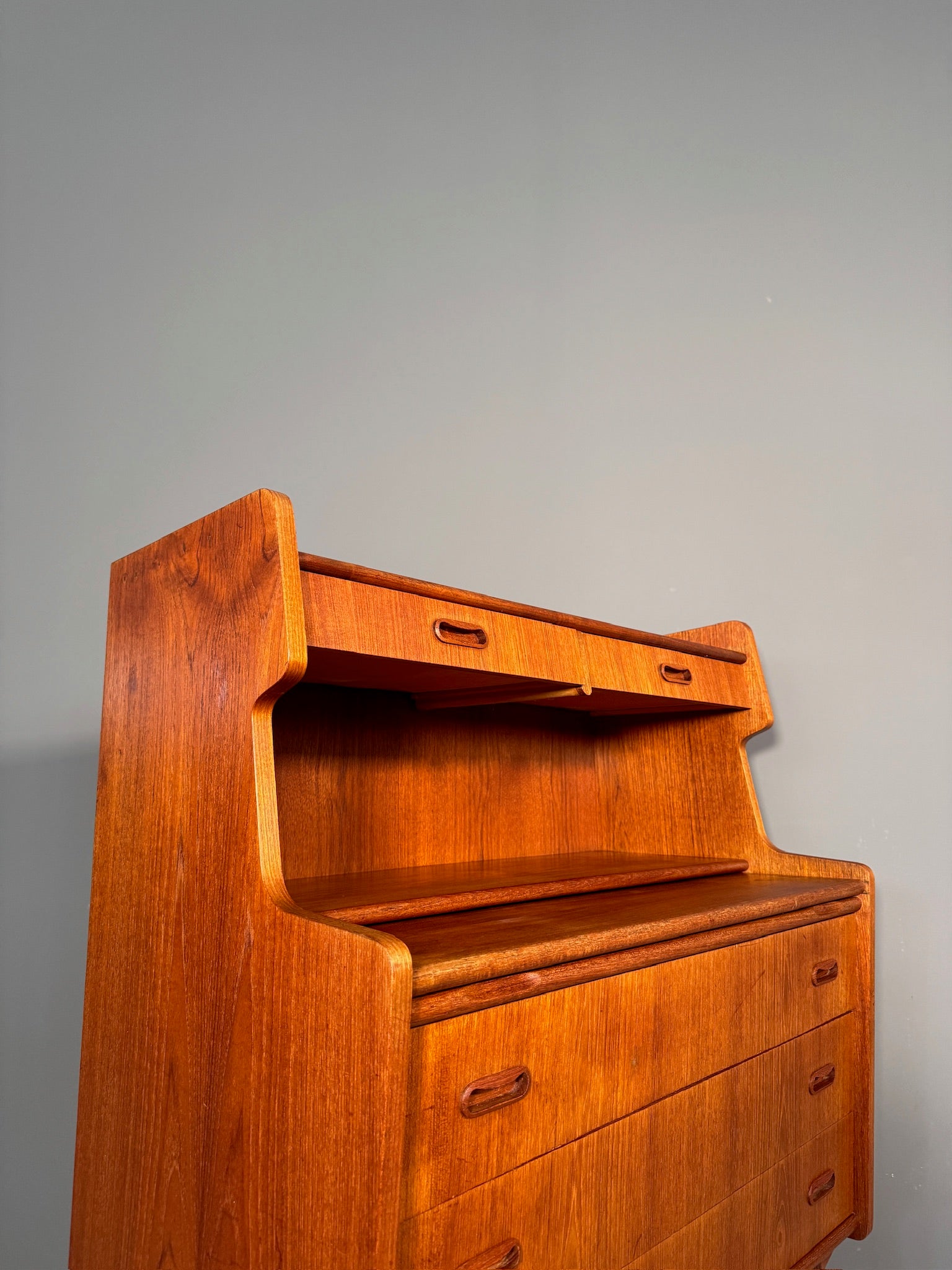Cassettiera anni 60 in teak
