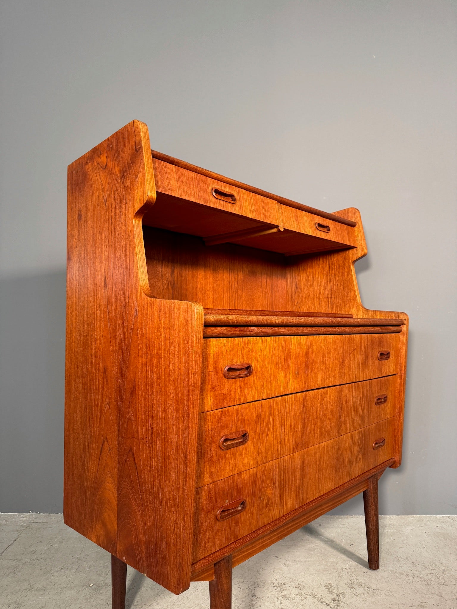 Cassettiera anni 60 in teak