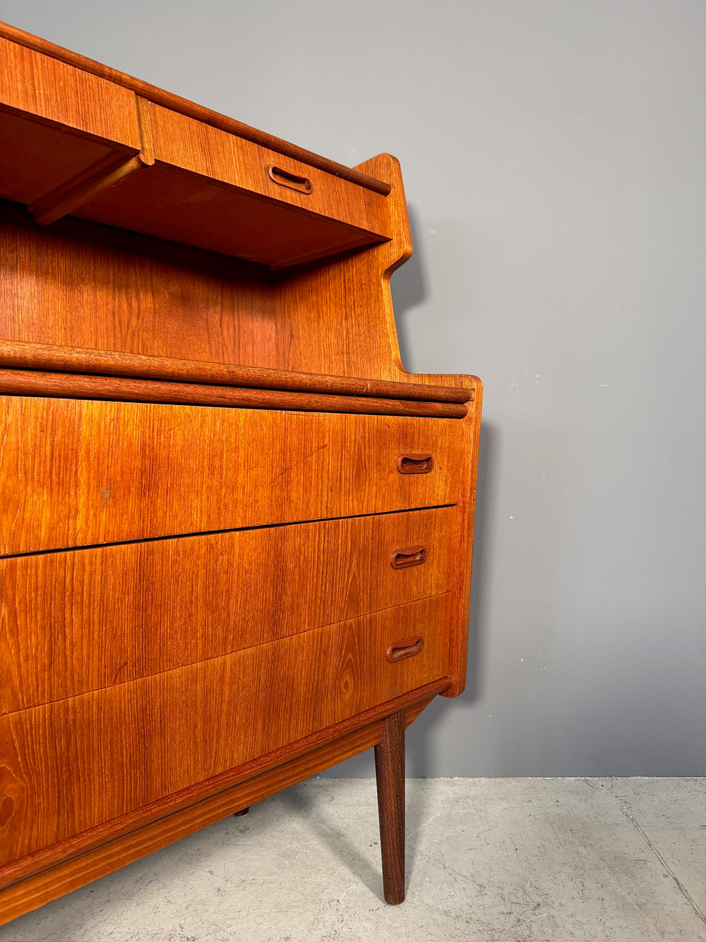 Cassettiera anni 60 in teak
