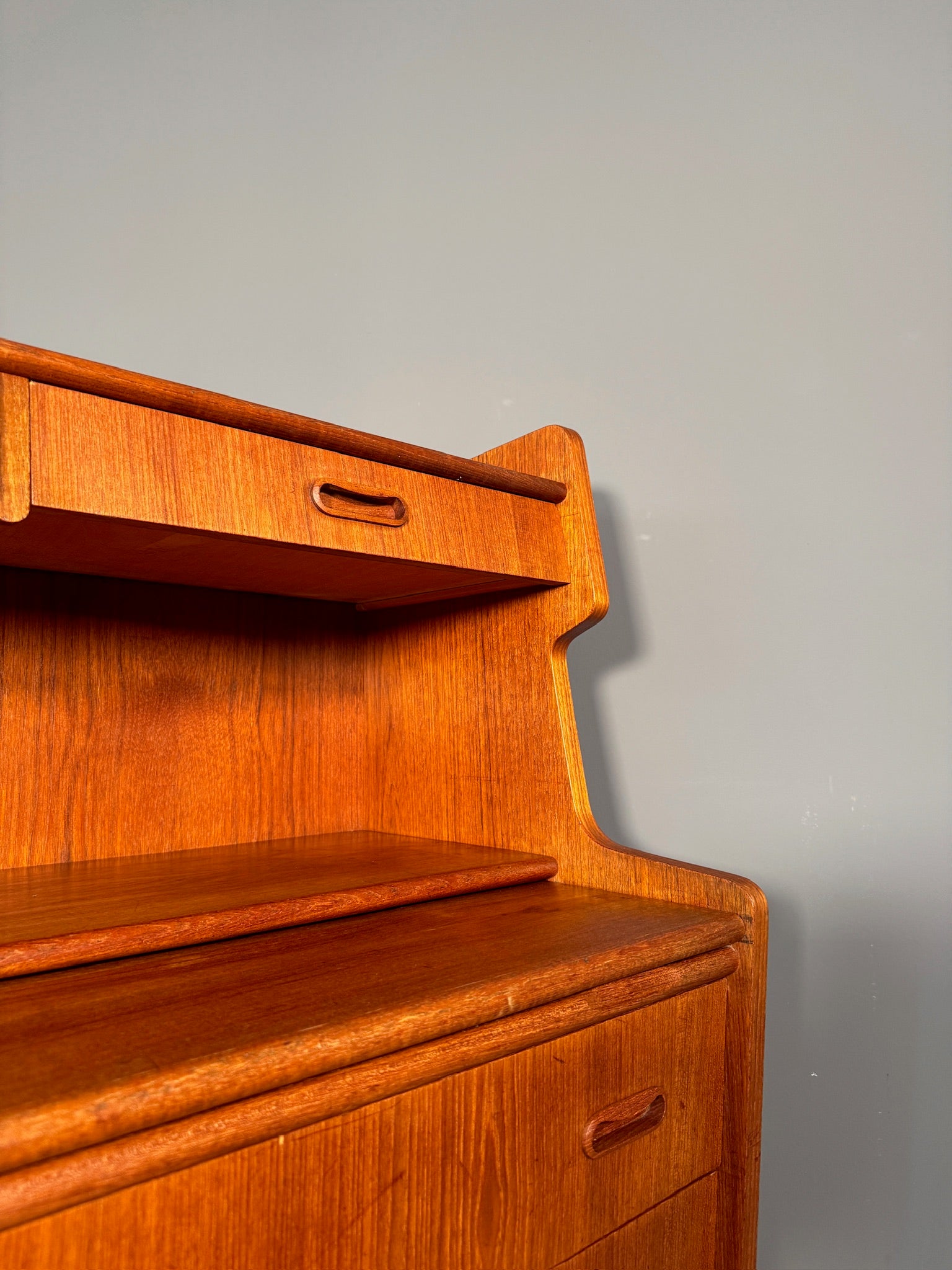 Cassettiera anni 60 in teak