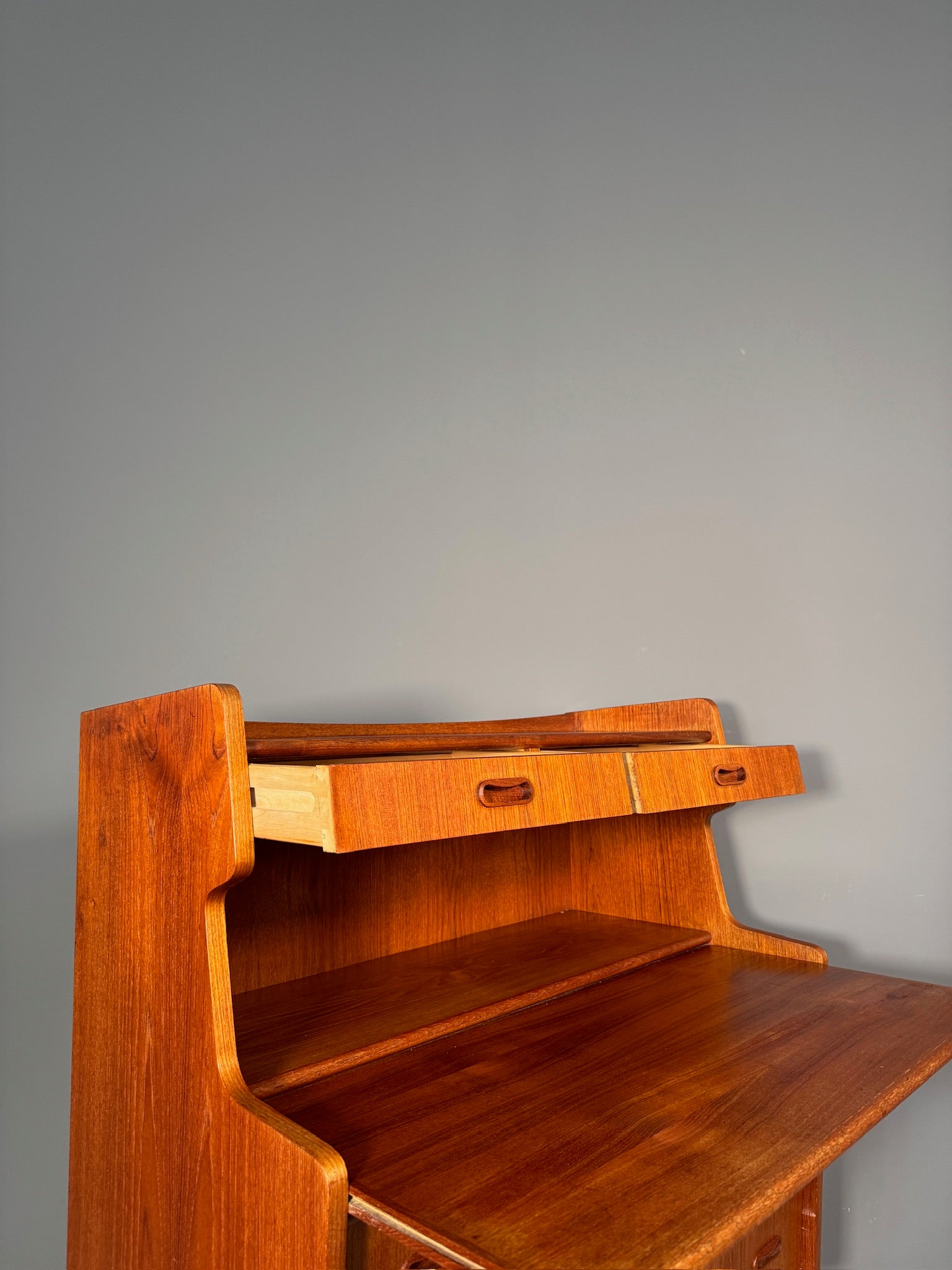 Cassettiera anni 60 in teak