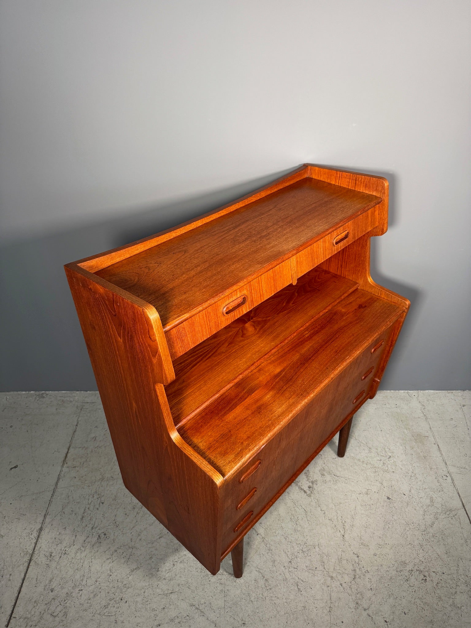 Cassettiera anni 60 in teak