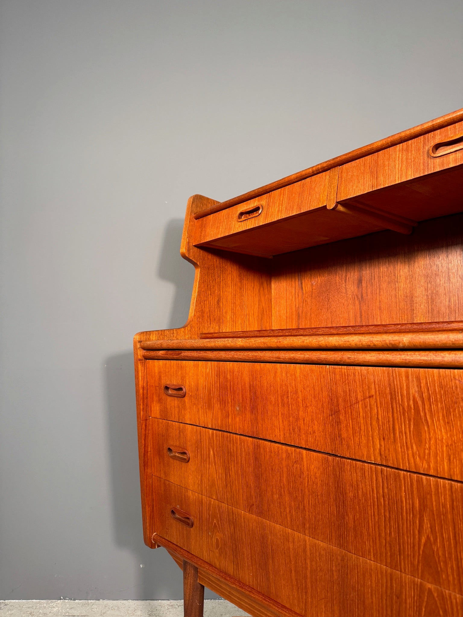 Cassettiera anni 60 in teak