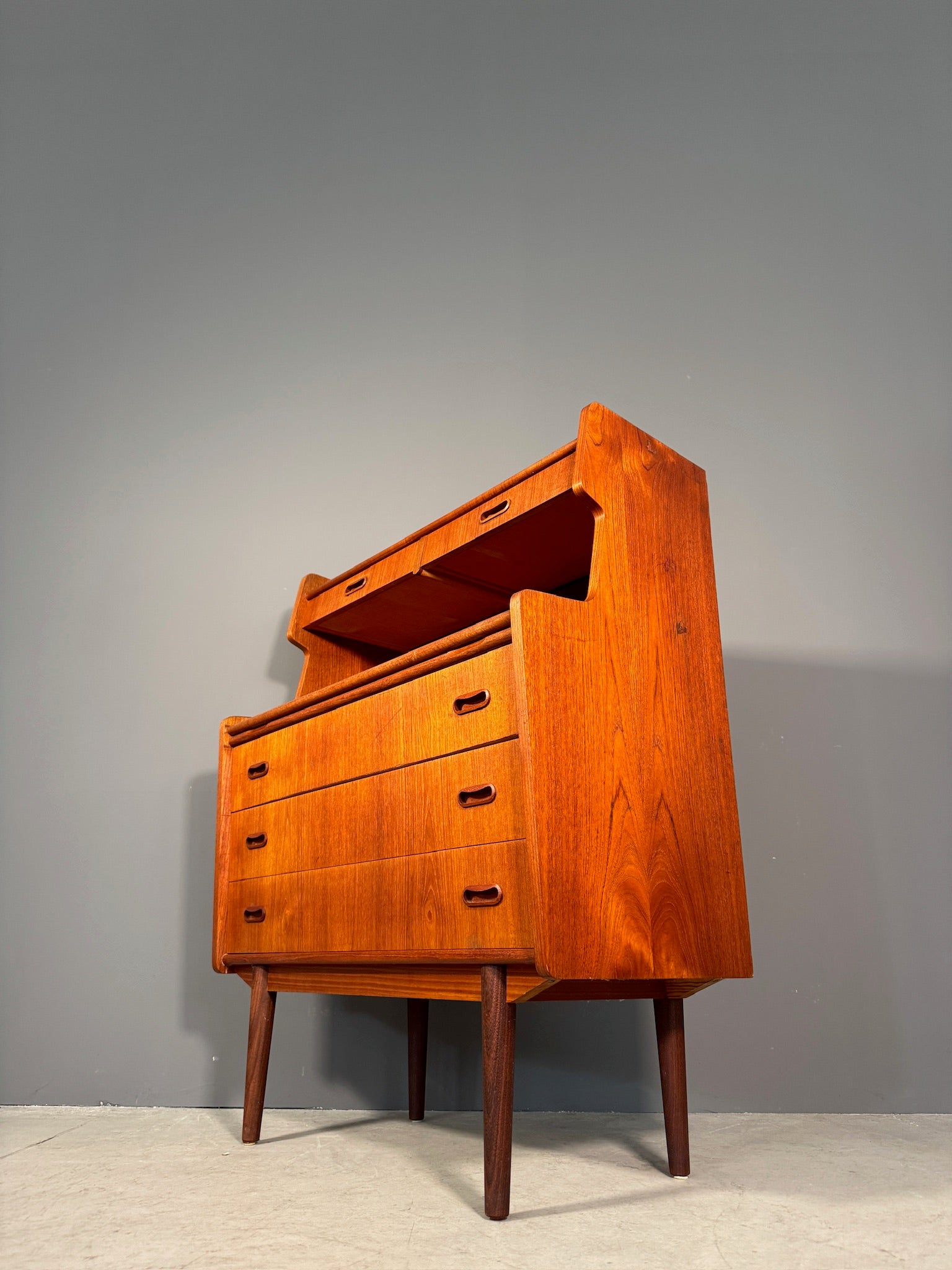 Cassettiera anni 60 in teak