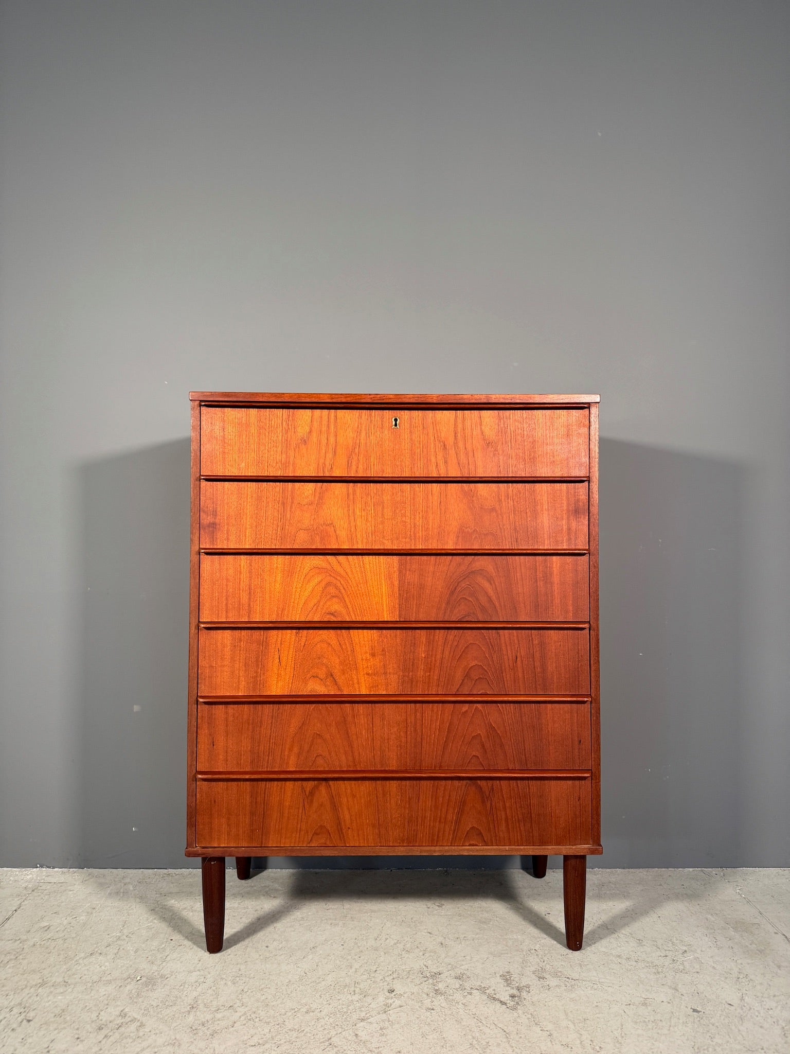 Cassettiera anni 70 in teak