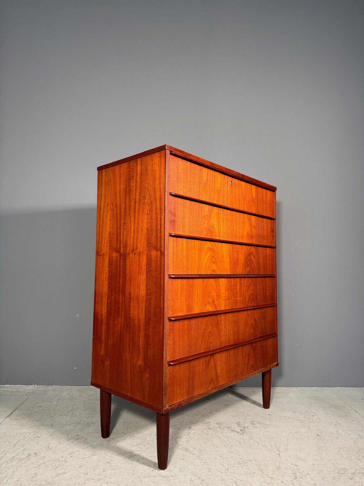 Cassettiera anni 70 in teak