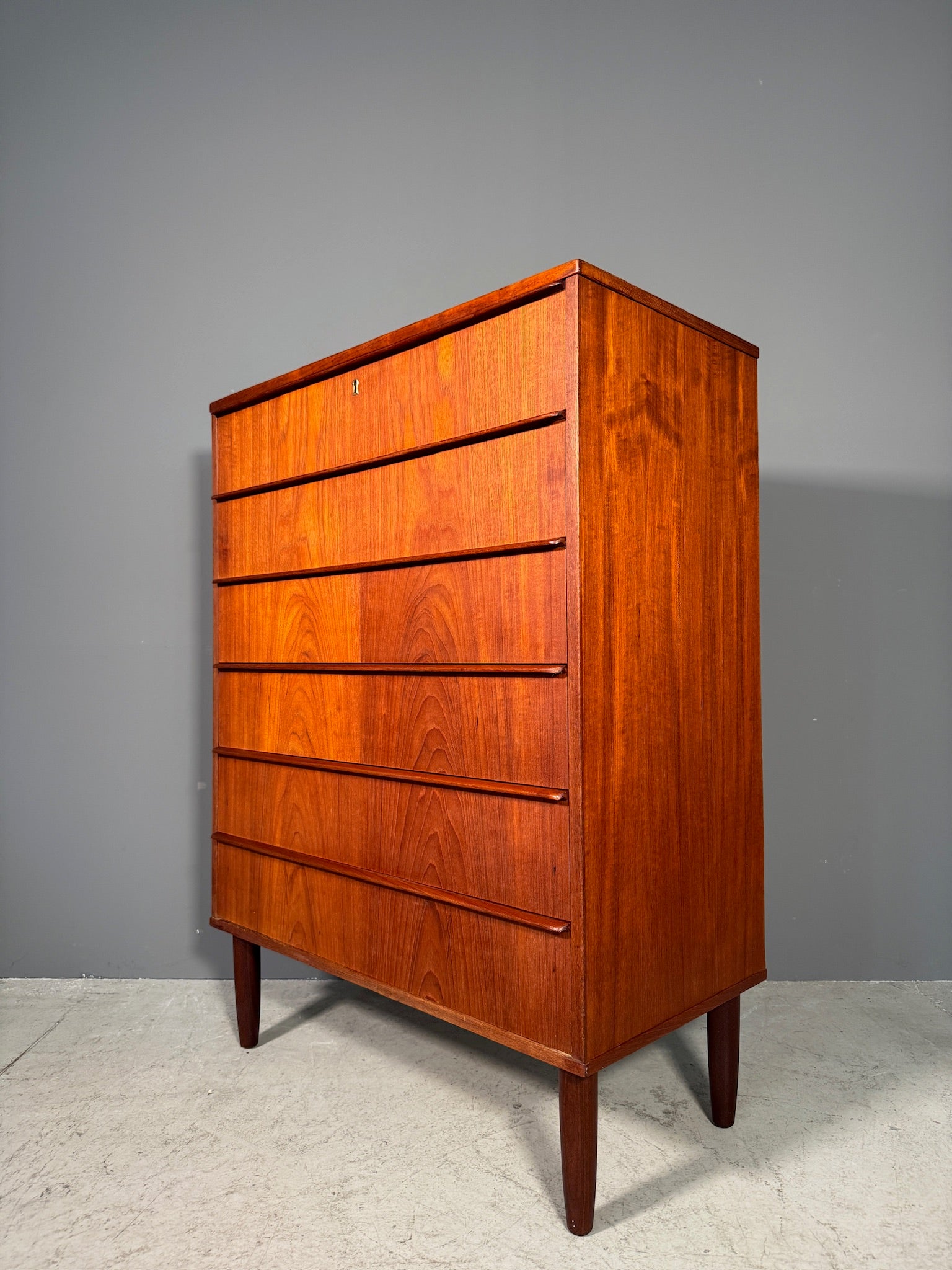 Cassettiera anni 70 in teak