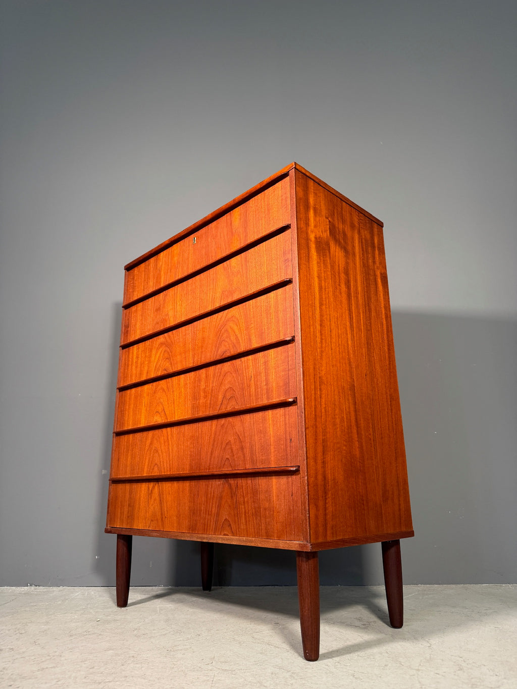 Cassettiera anni 70 in teak