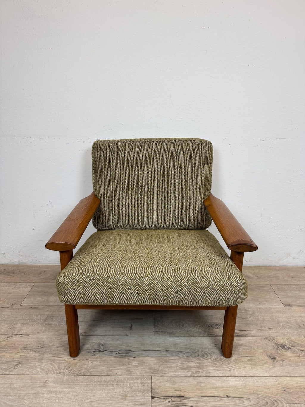 Poltrona di Poul Volther modello 390