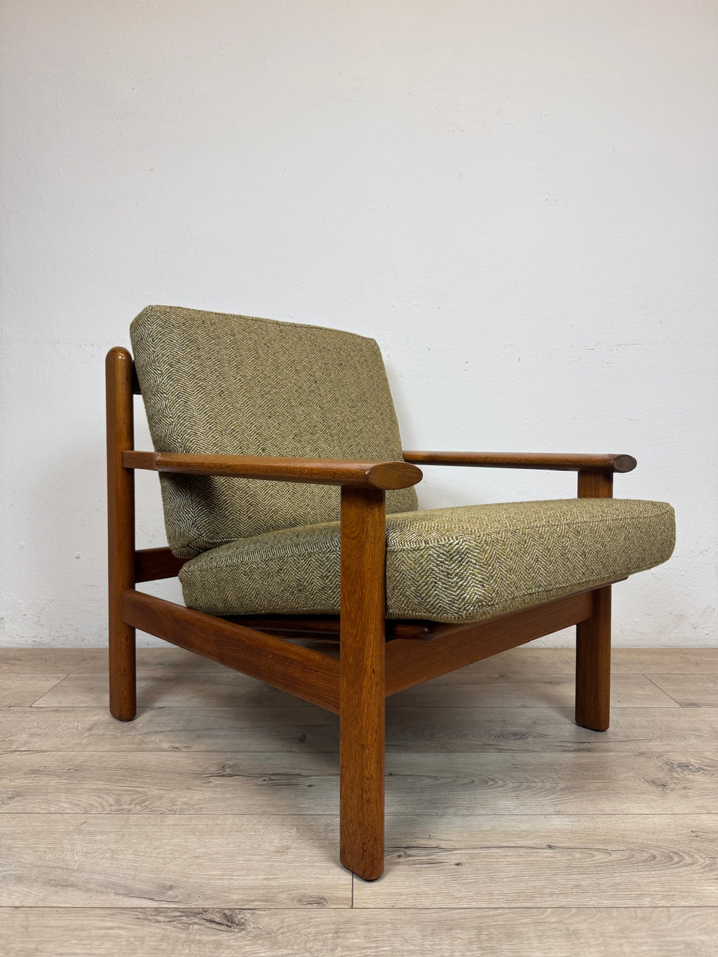 Poltrona di Poul Volther modello 390
