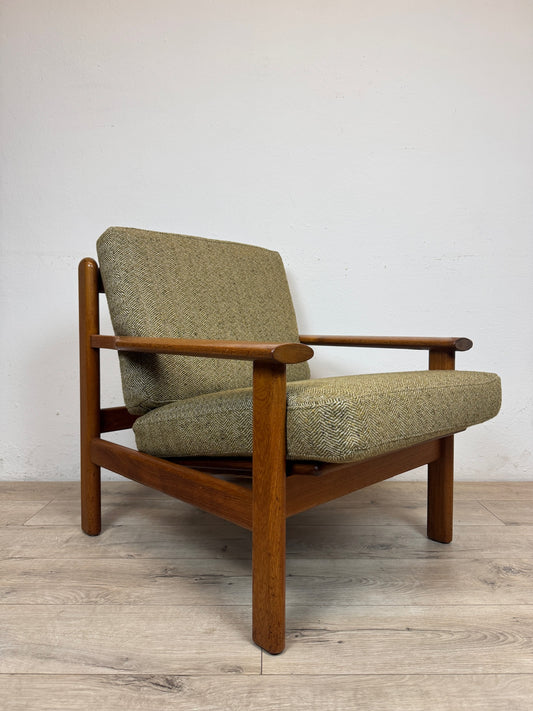 Poltrona di Poul Volther modello 390