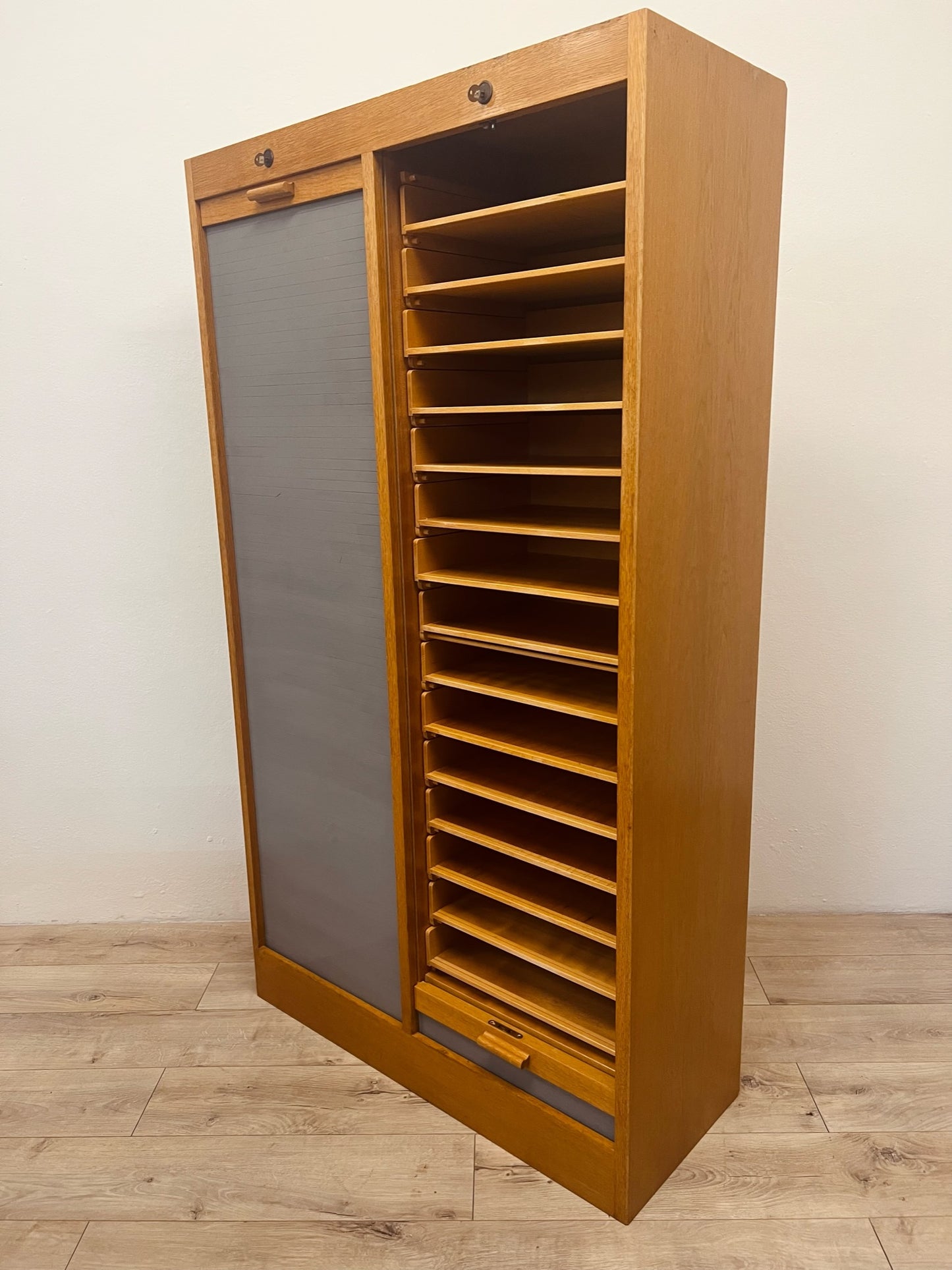 Mobile a serrandina anni 70