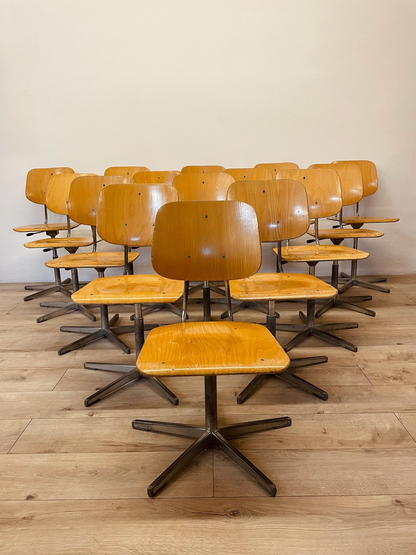 Sedia da scuola girevole anni 70