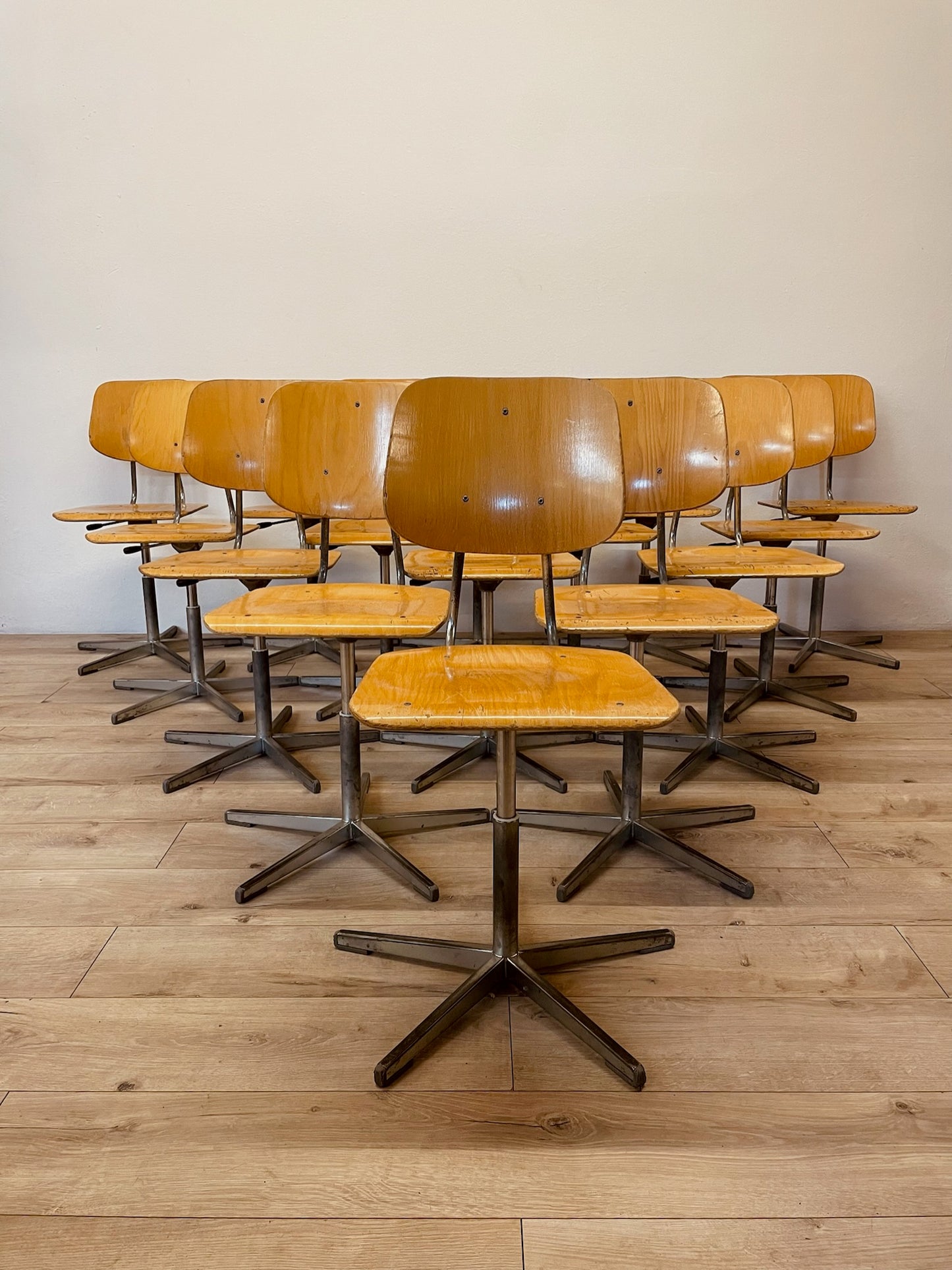 Sedia da scuola girevole anni 70